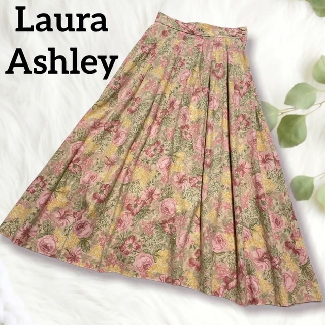 LAURA ASHLEY(ローラアシュレイ)のローラアシュレイ　Laura Ashley　レトロな花柄　フレア　スカート　9号 レディースのスカート(ロングスカート)の商品写真