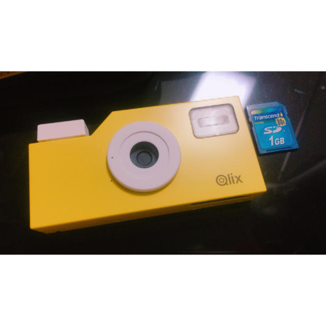 Qlix カメラ スマホ/家電/カメラのカメラ(コンパクトデジタルカメラ)の商品写真