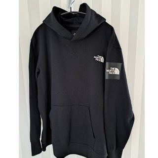 ザノースフェイス(THE NORTH FACE)のﾉｰｽﾌｪｲｽ　ﾌｰﾃﾞｨ　ﾊﾟｰｶｰ　黒　ﾌﾞﾗｯｸ　L　ﾛｺﾞ(パーカー)