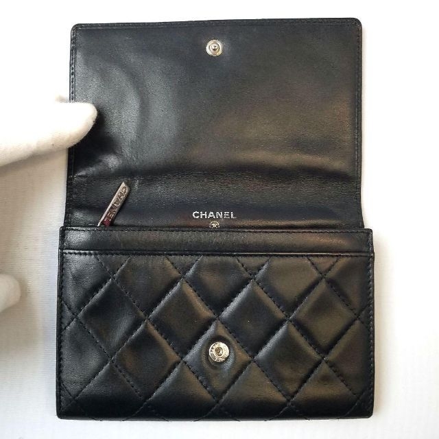 CHANEL(シャネル)の美品 箱付き シャネル CHANEL カンボンライン 折り財布 黒 ブラック レディースのファッション小物(財布)の商品写真