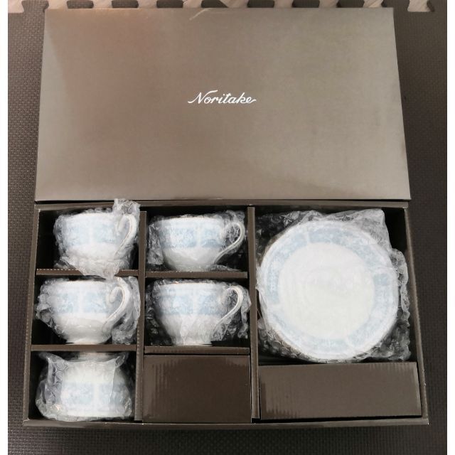 Noritake(ノリタケ)のNoritake レースウッドゴールド　ティー・コーヒー碗皿　5客 インテリア/住まい/日用品のキッチン/食器(食器)の商品写真