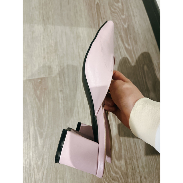スクエアトゥミュールサンダル　春靴　ラベンダー色　ピンク色 レディースの靴/シューズ(サンダル)の商品写真