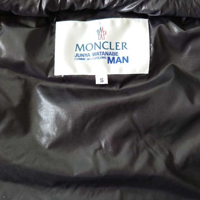 MONCLER(モンクレール)のMONCLER　コムデギャルソン　ダウンベスト メンズのジャケット/アウター(ダウンベスト)の商品写真