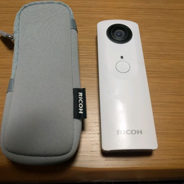 RICOH(リコー)のtheta m15 RICOH　中古 スマホ/家電/カメラのカメラ(コンパクトデジタルカメラ)の商品写真