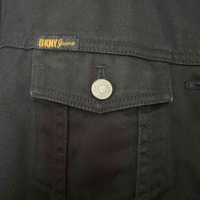 DKNY(ダナキャランニューヨーク)の☆るか様 専用DKNY JEANS ブラックデニム　ジャケット　Gジャン レディースのジャケット/アウター(Gジャン/デニムジャケット)の商品写真