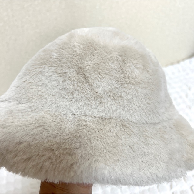 H&M(エイチアンドエム)の【最終価格】H&M フェイクファー ハット 帽子 ベージュ レディースの帽子(ハット)の商品写真