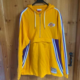 ミッチェルアンドネス(MITCHELL & NESS)のanorak lakers(パーカー)