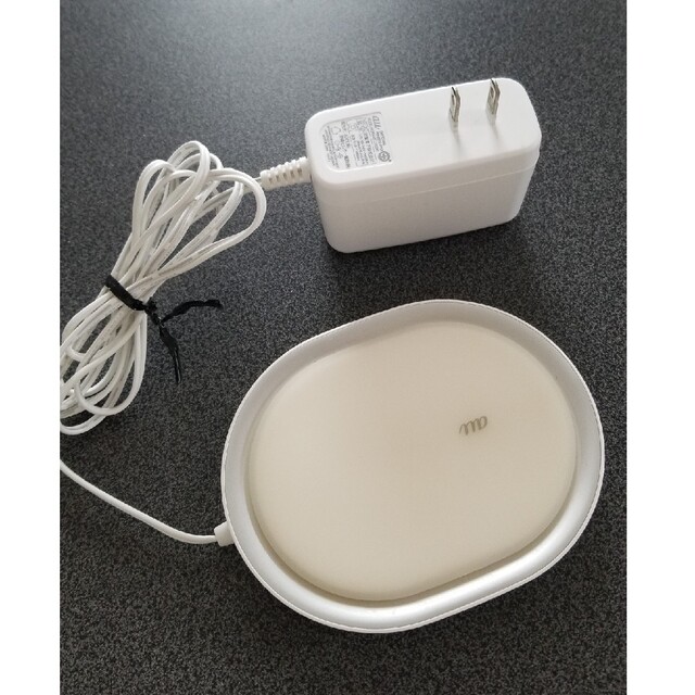 au(エーユー)のau 正規品 充電池パッド スマホ/家電/カメラのスマートフォン/携帯電話(バッテリー/充電器)の商品写真