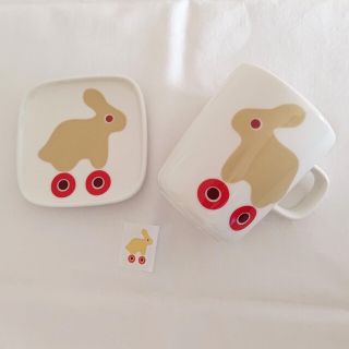 マリメッコ(marimekko)のマリメッコ　Rulla  ルッラ　マグカップ と プレート セット　シール付(食器)