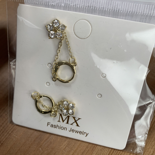 ピアス　シーイン　フラワー　花　ドロップ　ストーン　イエローゴールド レディースのアクセサリー(ピアス)の商品写真