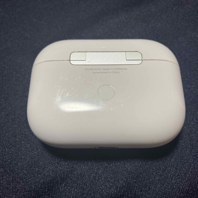 Apple(アップル)のAirPods エアポッズ　ワイヤレス充電ケース スマホ/家電/カメラのスマートフォン/携帯電話(バッテリー/充電器)の商品写真