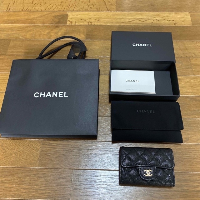 新品 CHANEL シャネル マトラッセ キャビアスキン キーケース ブラック-