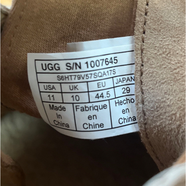 UGG(アグ)の新品未使用　UGG メンズ　ショートブーツ　冬・夏中敷きあり メンズの靴/シューズ(ブーツ)の商品写真
