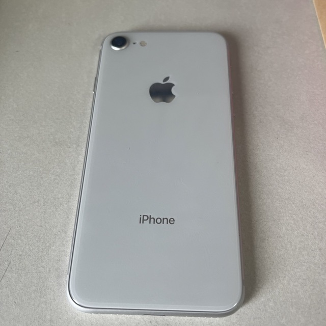 iPhone 8 Silver 64 GB SIMフリー