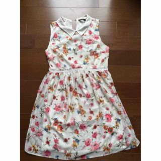 ザラ(ZARA)のZARA 花柄　ワンピース　春　フラワー　ノースリーブ　可愛い(ひざ丈ワンピース)