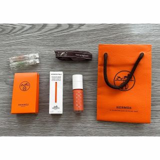 エルメス(Hermes)のエルメス　ジスティブル　01 ベージュ　サポティーユ　オイルリップ　香水付き　(リップグロス)