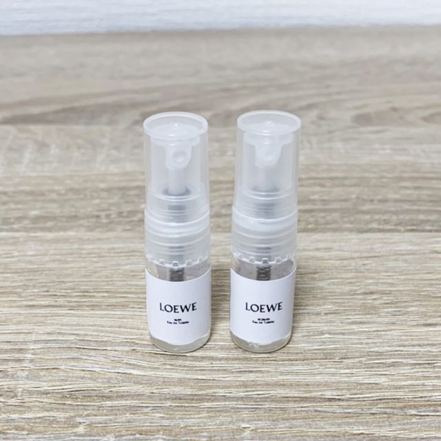 LOEWE(ロエベ)のLOEWE ロエベ ウーマン＆マン 人気 香水 お試し 2本セット 各1ml コスメ/美容の香水(香水(女性用))の商品写真