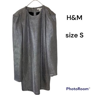 エイチアンドエム(H&M)のH&M レディース Sサイズ シルバー ワンピース 肩パット (ミニワンピース)