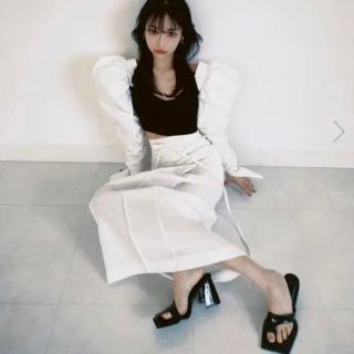 SNIDEL - MELT THE LADY コントラストカットアウトトップスの