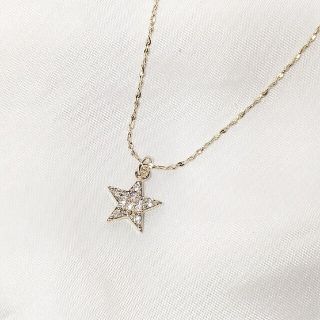 スターネックレス　星のキラキラネックレス　ゴールド(ネックレス)