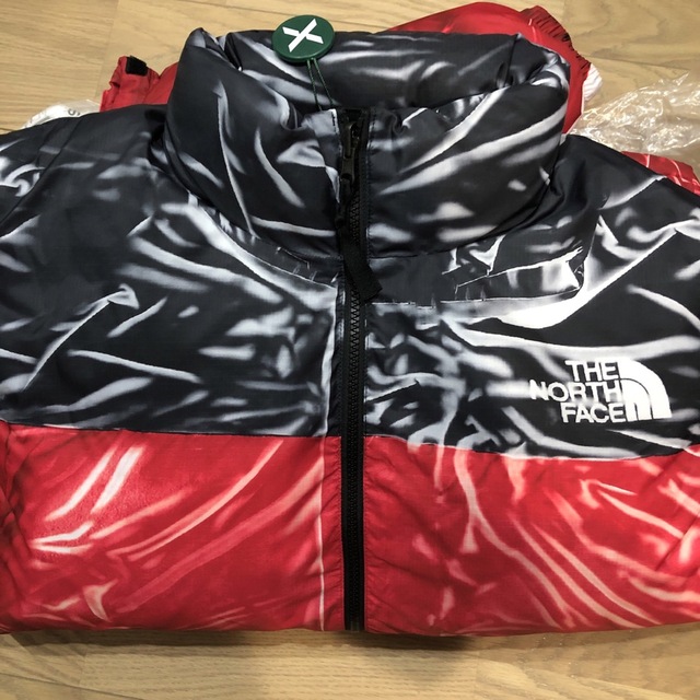 supreme×tnf nuptse punts red Mサイズ　破格！