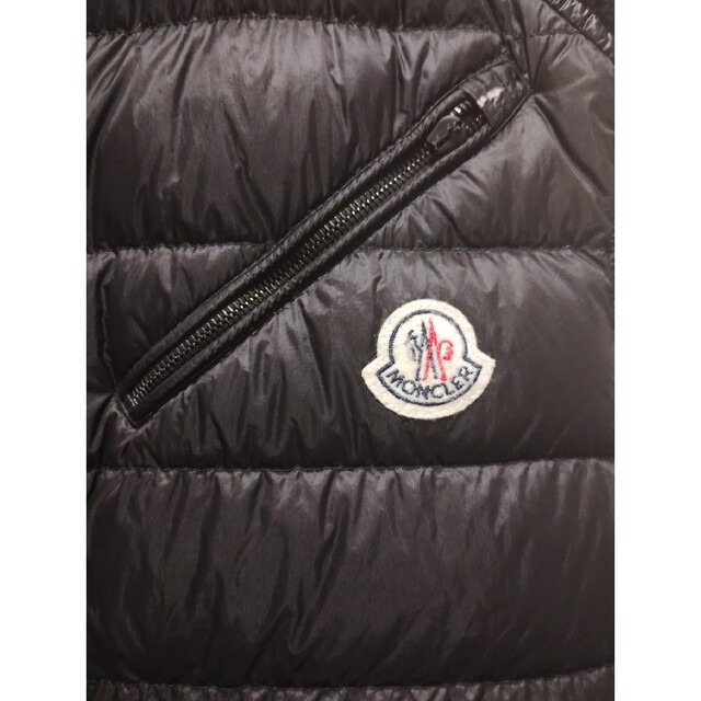 MONCLER(モンクレール)のモンクレール　MONCLER　ダウンベスト メンズのジャケット/アウター(ダウンベスト)の商品写真