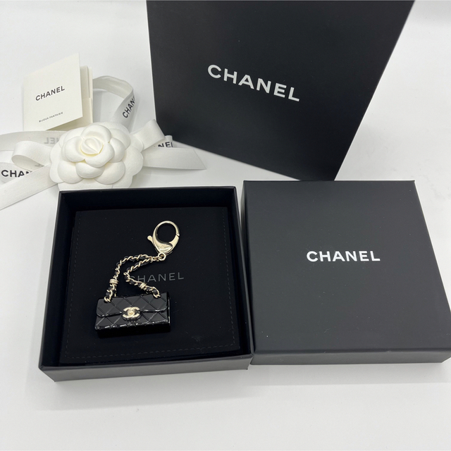 CHANEL(シャネル)の激レア CHANEL シャネル　マトラッセ　キーホルダーゴールド ココマーク レディースのアクセサリー(チャーム)の商品写真