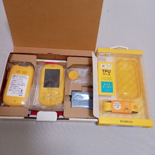 エヌティティドコモ(NTTdocomo)の未使用品　docomo　キッズケータイ　f03j　ケース付(携帯電話本体)