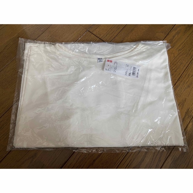 UNIQLO(ユニクロ)のUNIQLO☆クレープジャージーT ノースリーブ オフホワイト XX L レディースのトップス(Tシャツ(半袖/袖なし))の商品写真
