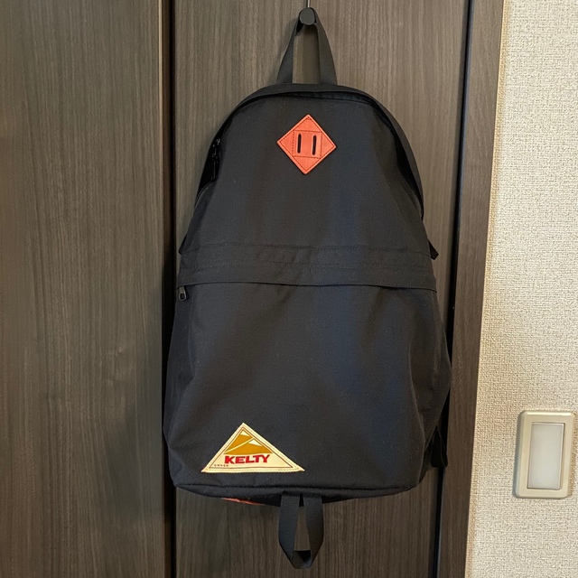 KELTY(ケルティ)のケルティ KELTY リュック デイパック　18L ブラック メンズのバッグ(バッグパック/リュック)の商品写真