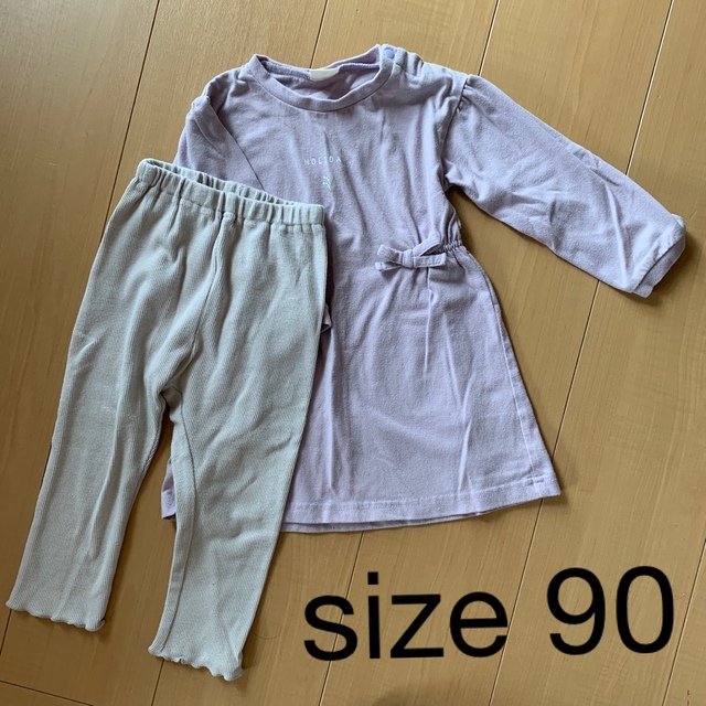 アカチャンホンポ(アカチャンホンポ)のトップス　チュニック&レギンス　90 キッズ/ベビー/マタニティのキッズ服女の子用(90cm~)(Tシャツ/カットソー)の商品写真