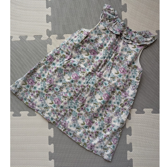 BeBe(ベベ)のBeBe 花柄ワンピース　100cm キッズ/ベビー/マタニティのキッズ服女の子用(90cm~)(ワンピース)の商品写真