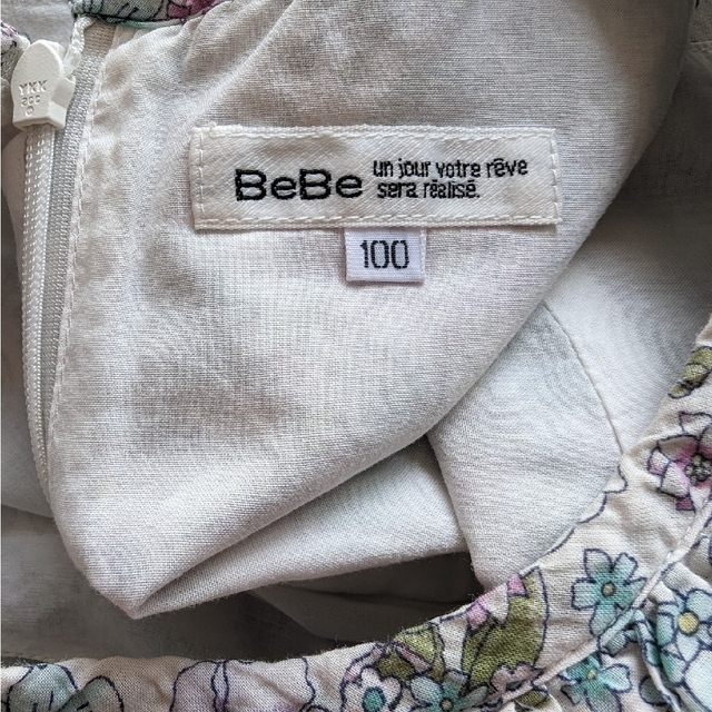 BeBe(ベベ)のBeBe 花柄ワンピース　100cm キッズ/ベビー/マタニティのキッズ服女の子用(90cm~)(ワンピース)の商品写真