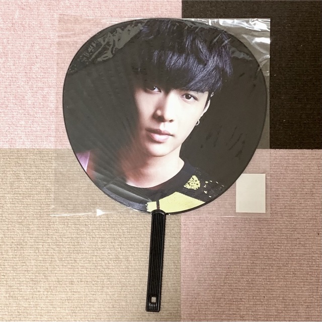 EXO(エクソ)のEXO EXOPLANET#3 LAY レイ うちわ エンタメ/ホビーのタレントグッズ(アイドルグッズ)の商品写真