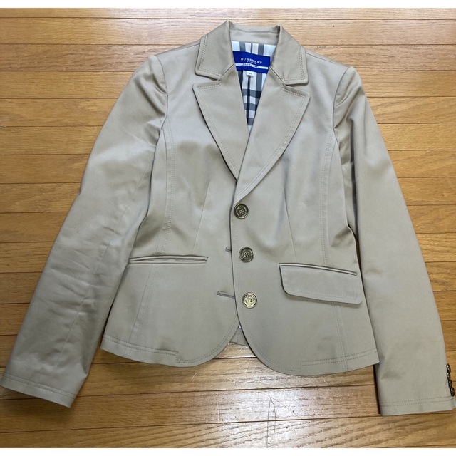 BURBERRY BLUE LABEL(バーバリーブルーレーベル)のダナンさま専用バーバリーブルーレーベルのテラードジャケット38 レディースのジャケット/アウター(テーラードジャケット)の商品写真