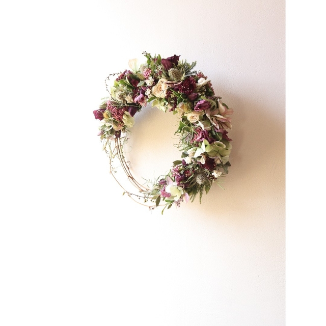 春から初夏へꎺ⠜アンティーク紫陽花とクリスマスローズの三日月リース　母の日リース ハンドメイドのフラワー/ガーデン(リース)の商品写真