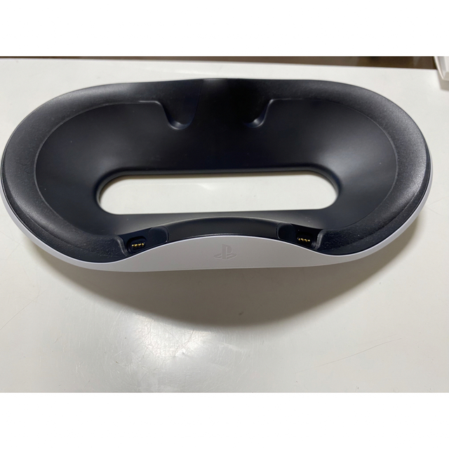 PlayStation VR(プレイステーションヴィーアール)のPlayStation VR2 Senseコントローラー充電スタンド エンタメ/ホビーのゲームソフト/ゲーム機本体(その他)の商品写真