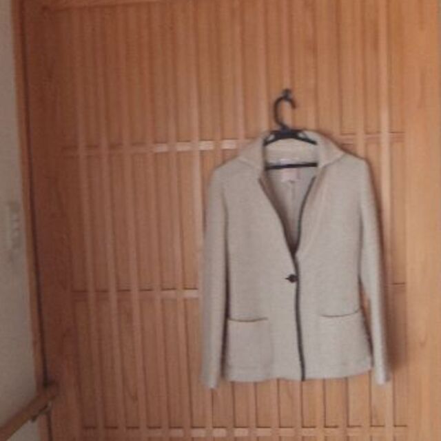 Sybilla(シビラ)のしんちゃん様専用♥シビラの牛革のボタンのベージュ色のジャケット レディースのジャケット/アウター(テーラードジャケット)の商品写真