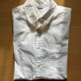 ユニクロ(UNIQLO)のお値下げ中　ユニクロ　半袖シャツ　XL  ホワイト(Tシャツ/カットソー(半袖/袖なし))