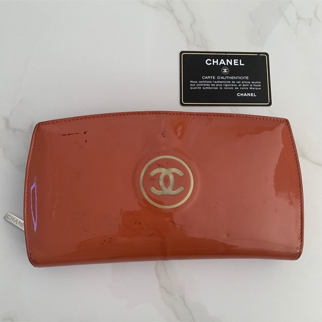 CHANEL シャネル　メイクアップライン　エナメル　長財布