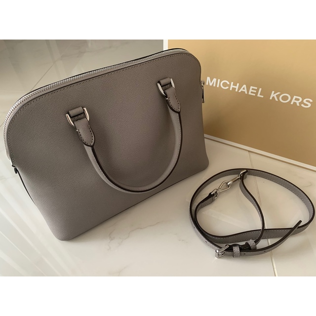 Michael Kors(マイケルコース)のマイケルコース　グレージュ　ハンドバッグ　ショルダー レディースのバッグ(ハンドバッグ)の商品写真