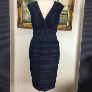 タダシショウジ(TADASHI SHOJI)の新品☆ TADASHI SHOJI サイズ4 紺色　【TADA101】(ひざ丈ワンピース)