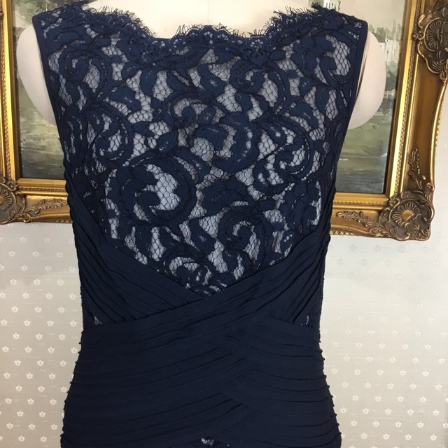 新品☆ TADASHI SHOJI サイズ4 紺色 【TADA101】ファスナーあり裏地 新品☆ TADASHI SHOJI サイズ4 紺色 【TADA101】ファスナーあり裏地
