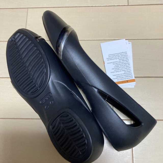 crocs(クロックス)の新品 23cm クロックス スローン メタルブロック フラットシューズ ブラック レディースの靴/シューズ(サンダル)の商品写真