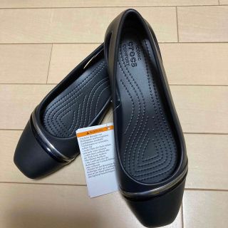 クロックス(crocs)の新品 23cm クロックス スローン メタルブロック フラットシューズ ブラック(サンダル)