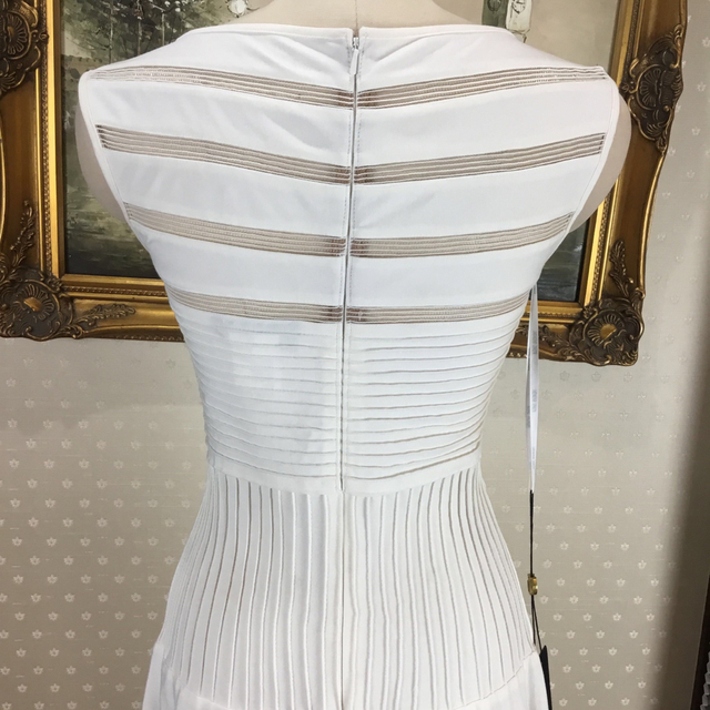 新品タグ付け☆ TADASHI SHOJI サイズS 【TADA113】 | myglobaltax.com