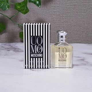 モスキーノ(MOSCHINO)のモスキーノ　ウォモ　ミニ香水4.5ml　MOSCHINO UOMO(香水(男性用))