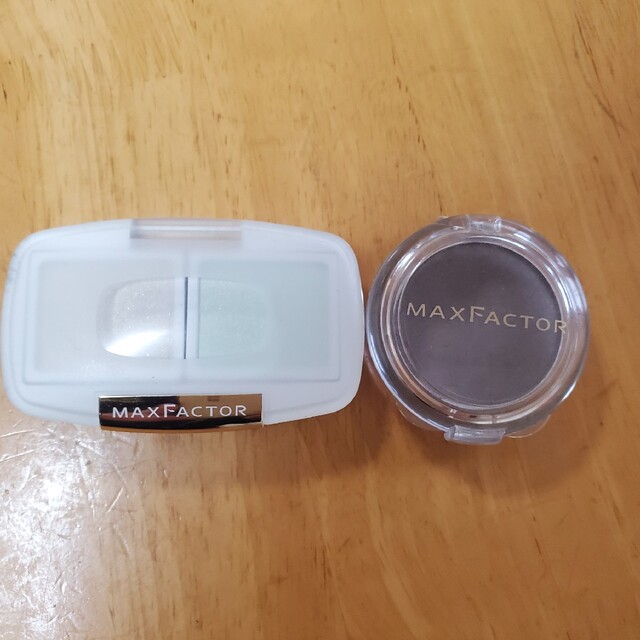 MAXFACTOR(マックスファクター)のマックス　ファクター　アイシャドウ　2個セット コスメ/美容のベースメイク/化粧品(アイシャドウ)の商品写真