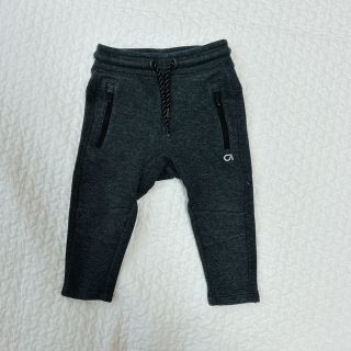 ギャップ(GAP)のGAP ダークグレー パンツ サイズ12-18ヶ月(パンツ)