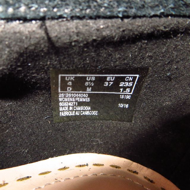 Clarks(クラークス)のほぼ未使用 クラークス パンチングレザー スエードシューズ 23.5㎝ レディースの靴/シューズ(スリッポン/モカシン)の商品写真
